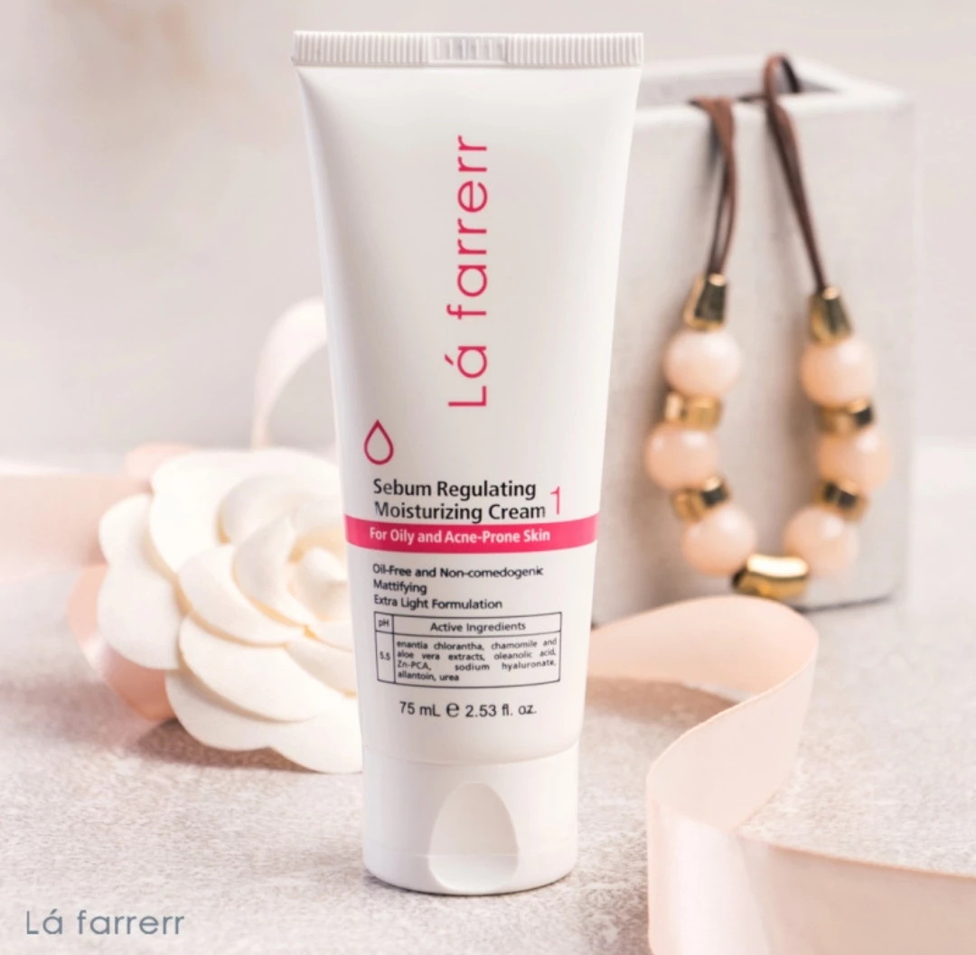 کرم-مرطوب-کننده-و-آبرسان-پوست-هاي-چرب-و-مستعد-آکنه-لافارر-Lafarrerr